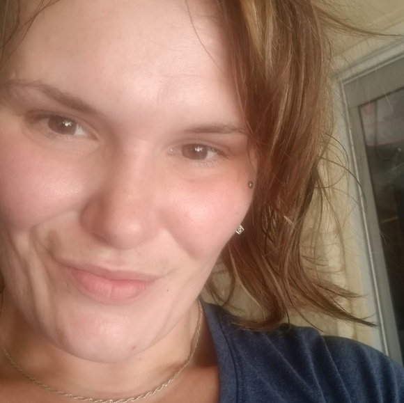 Meet your Posher, Heidi - Picture 5 of 6